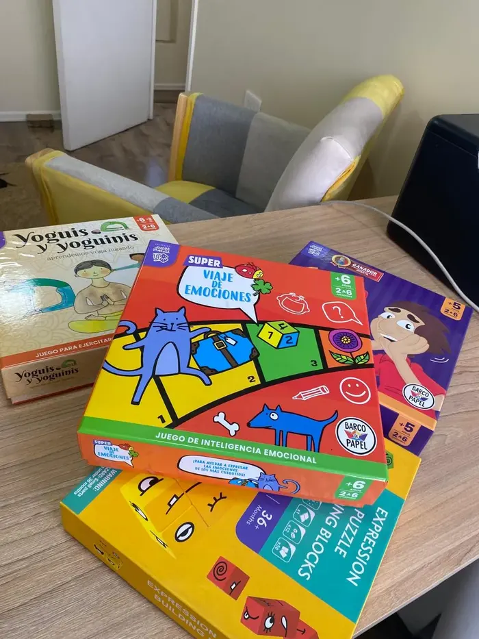 Juegos terapéuticos de inteligencia emocional usados en sesiones de psicología infantil